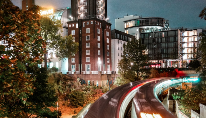 上海疫情最新消息诗词:护航城市的温暖之光 上海疫情最新消息诗词:护航城市的温暖之光